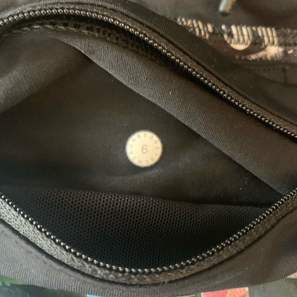 Lululemon SEAWHEEZE 3 pairs speed shorts size 6 - Picture 5 of 13